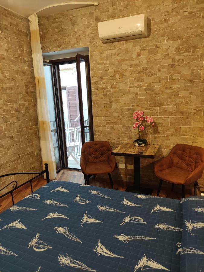 Uria Rooms & Suite B&B Вьесте Экстерьер фото