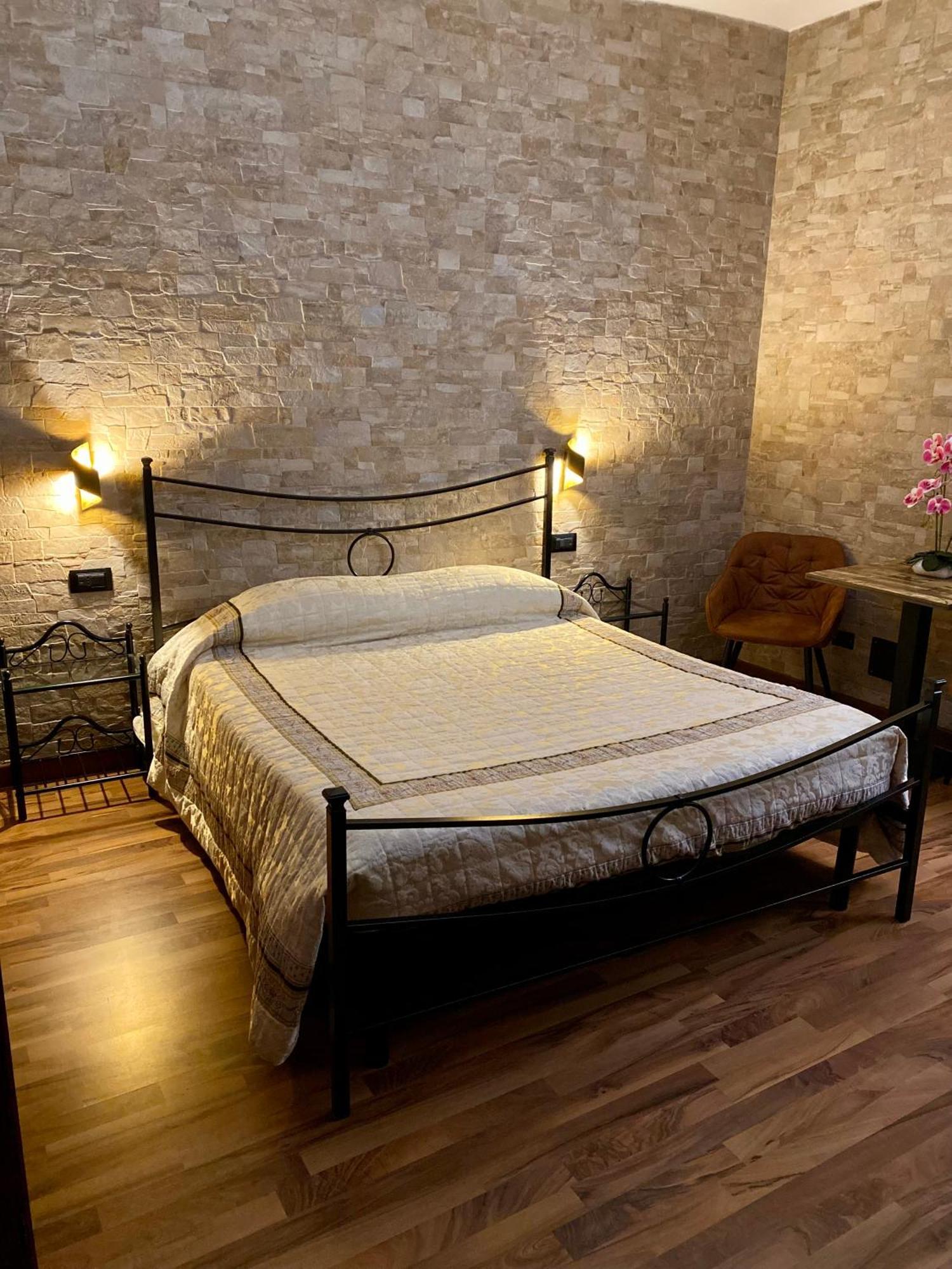 Uria Rooms & Suite B&B Вьесте Экстерьер фото
